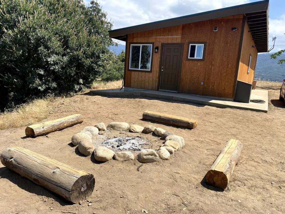 Walnut Cottage Badger Exterior photo
